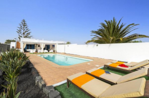 Villa Lomo Blanco by Villa Plus